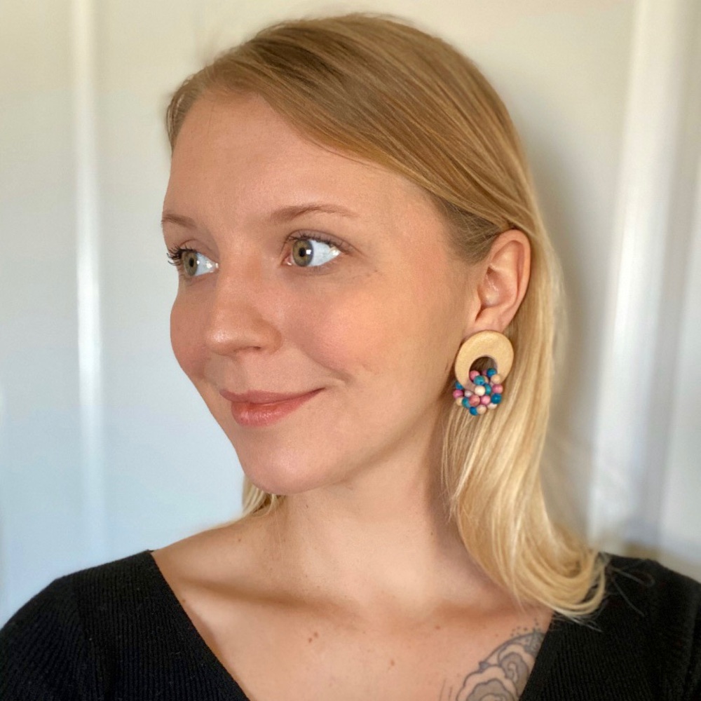 90s Retro Pastel Wood Earrings - Picture 4 of 6